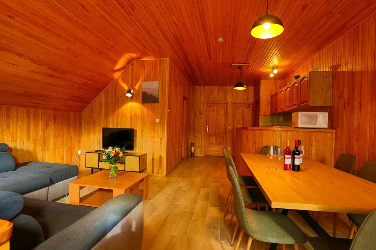 Strandi Apartmanok- Boglarka דירה